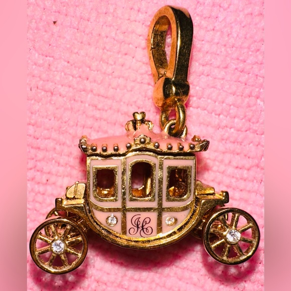 Juicy Couture Gold Plated over Brass Pink PRINCESS Carriage charm - Picture 7 of 12
